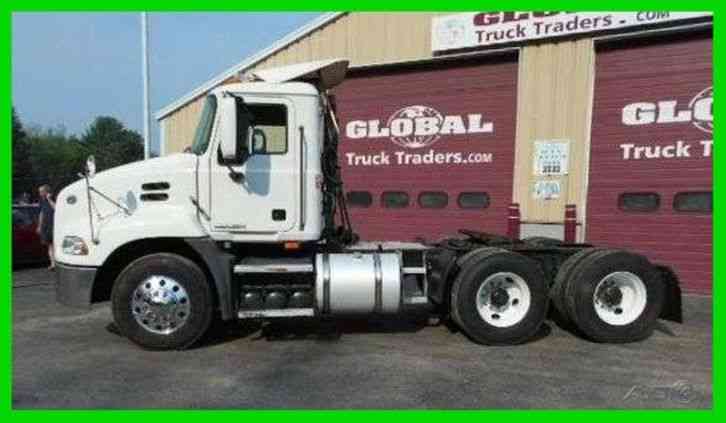 Mack CXU613 Pinnacle Diesel Truck (2010)