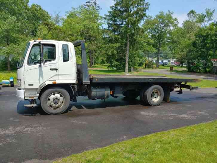 Mitsubishi Fuso FK260 Cab Chassis (2010)