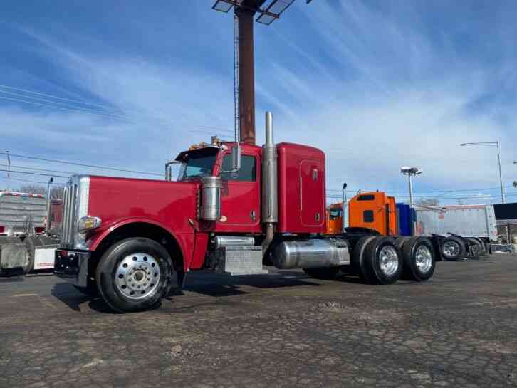 Peterbilt 389 (2010)