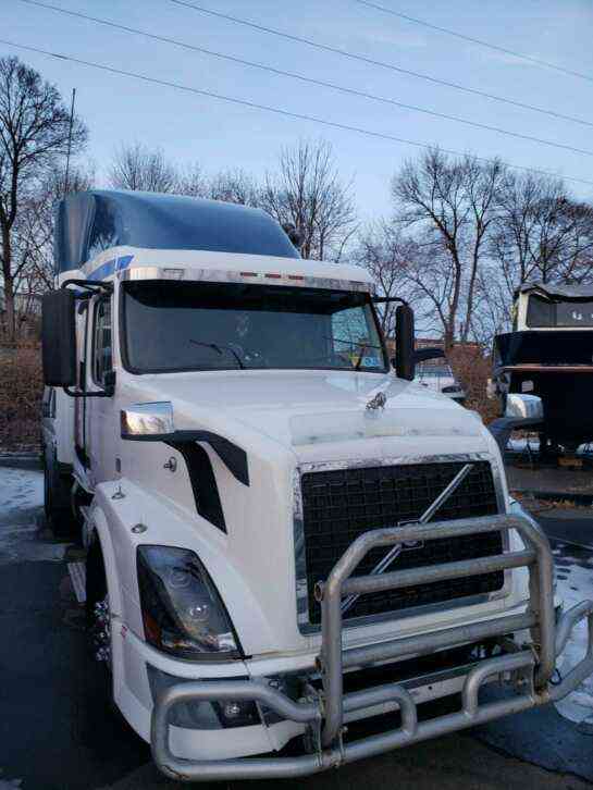 VOLVO VNL 630 (2010)