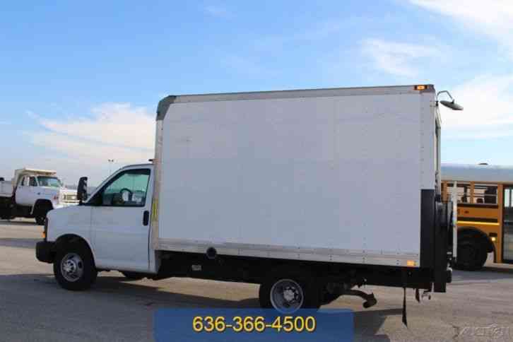 Chevrolet 3500 Express Box Delivery Cargo Liftgate 12 ft (2011)