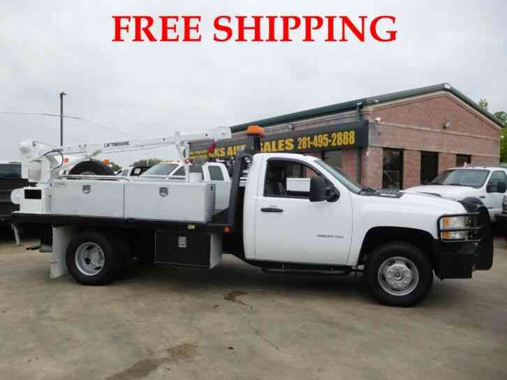 CHEVROLET SILVERADO 3500 HD FLATBED TRUCK WITH 2700 LB LIFTMOORE CRANE DURAMAX 6. 6L DIESEL (2011)