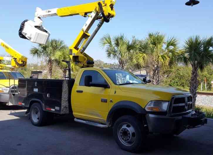 Dodge RAM 5500 4X4 BUCKET TRUCK ALTEC 35 FT BOOM (2011)