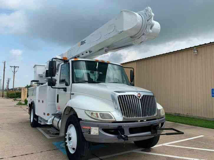 International 4300 SBA ALTEC BUCKET TRUCK (2011)