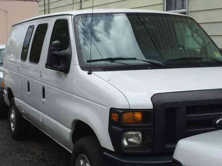 Ford E350 (2011)