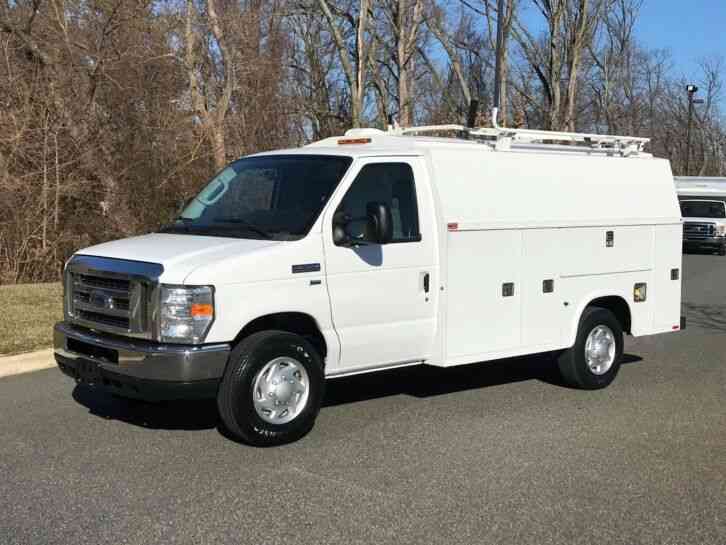 Ford FORD E-350 E-SERIES UTILITY VAN (2011)