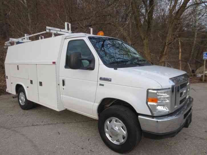 Ford E350 (2011)