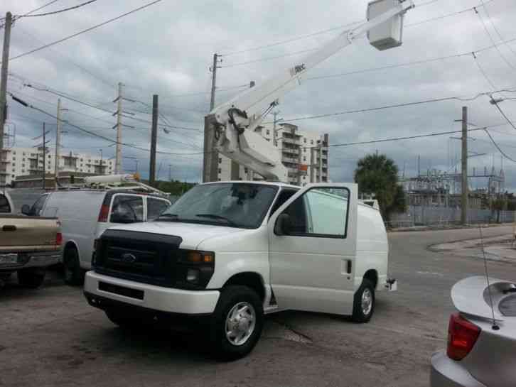 Ford Econoline E-350 (2011)