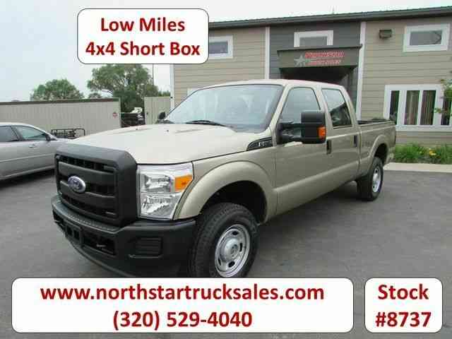 Ford F-250 4x4 Crew-Cab Short Box Pickup -- (2011)