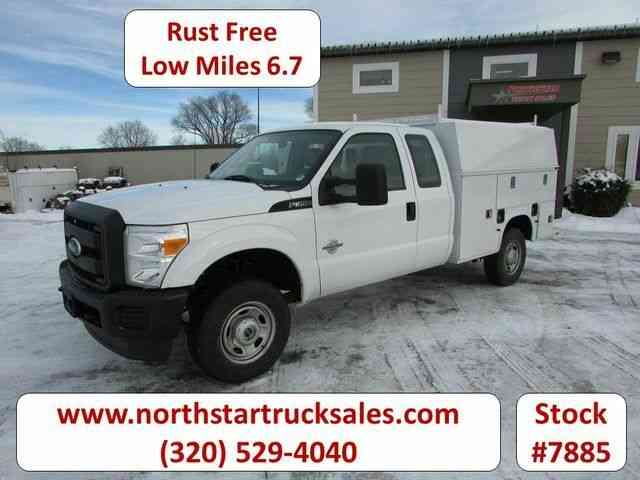 Ford F-350 4x4 6. 7 Service Utility Truck -- (2011)