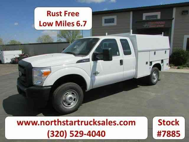 Ford F-350 4x4 6. 7 Service Utility Truck -- (2011)