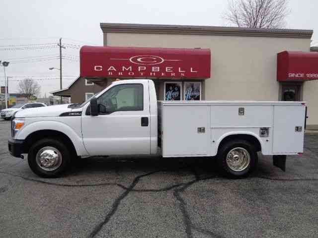 Ford F-350 REGULAR CAB KNAPHEIDE UTILTY BED TOMMY GATE (2011)