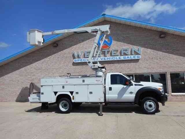 Ford 4x4 Bucket Truck (2011)