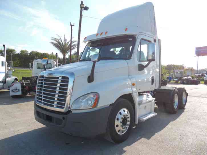 Freightliner CA125 (2011)