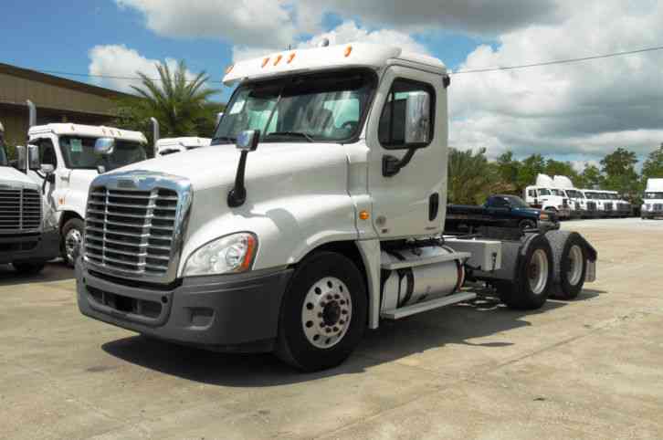 Freightliner CA125 (2011)