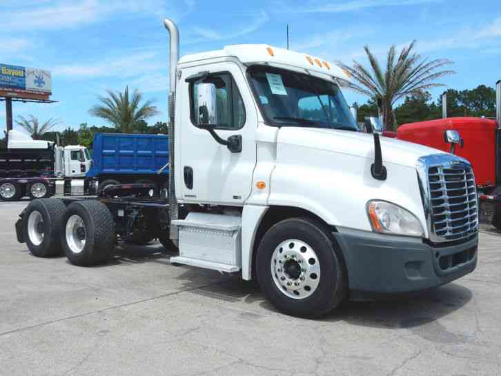 Freightliner CA125 (2011)