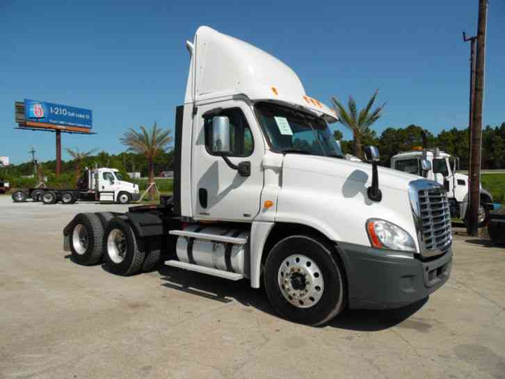 Freightliner CA125 (2011)