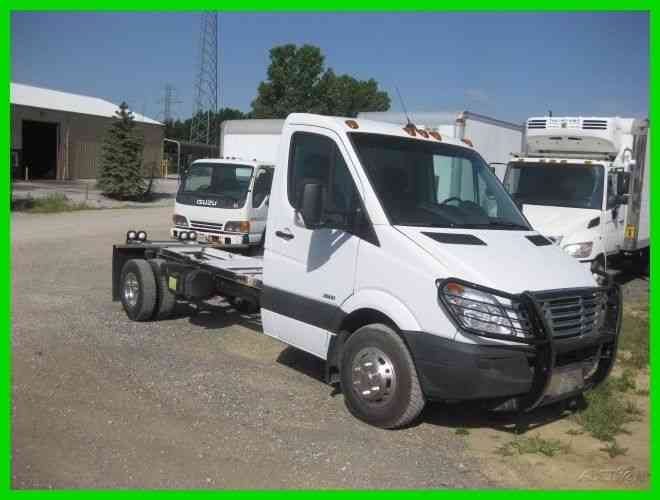 FREIGHTLINER SPRINTER CAB AND CHASSIS (2011)