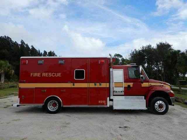 International 4300 Horton Ambulance (2011)