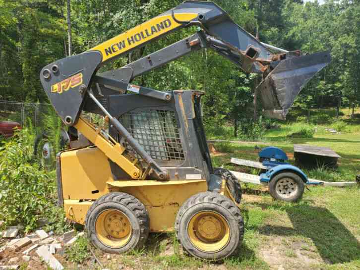 SKID STEER RUBER WHEEL LOADER (2011)