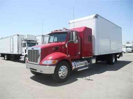 Peterbilt 22ft sleeper box truck auto air ride 33, 000 GVWR -LONG HAUL (2011)