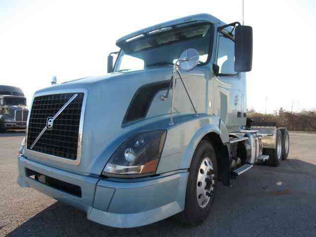 Volvo VNL300 -- (2011)