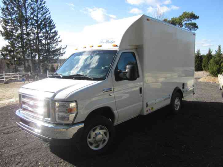 Ford E350 (2012)