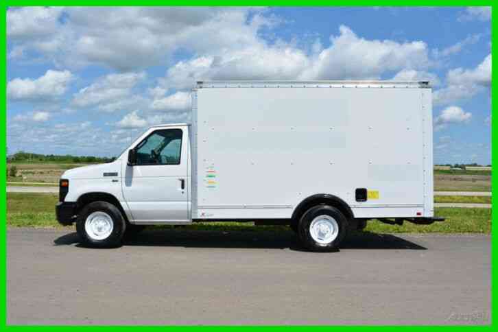Ford E-350 12 Ft Box Truck (2012)