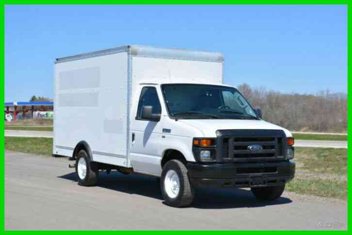 Ford E-350 (2012)