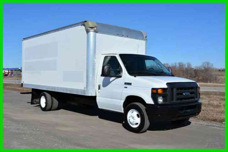 Ford E-350 (2012)