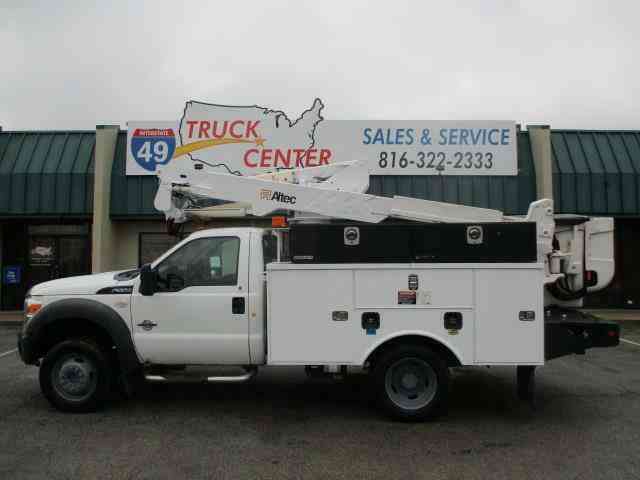 Ford F-550 4X4 (2012)