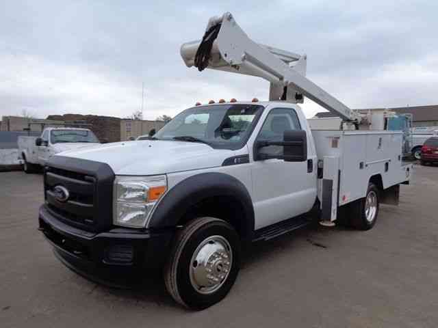 FORD F550 BUCKET BOOM TRUCK (2012)