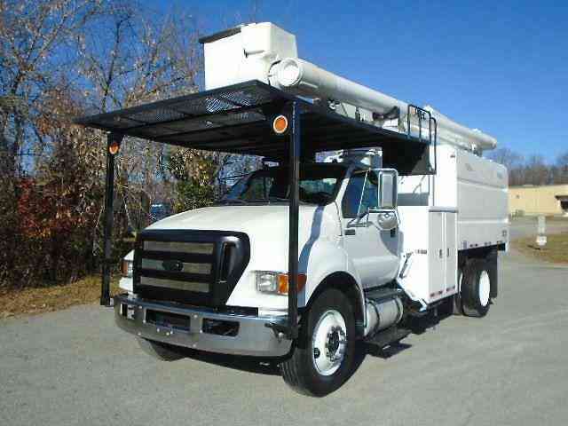 FORD F750 BOOM/BUCKET CHIPPER DUMP FORESTRY TRUCK (LOW MILES) (2012)