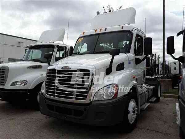 FREIGHTLINER CASCADIA 113 -- (2012)