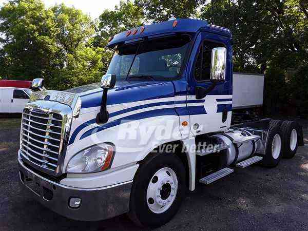 FREIGHTLINER CASCADIA 125 -- (2012)