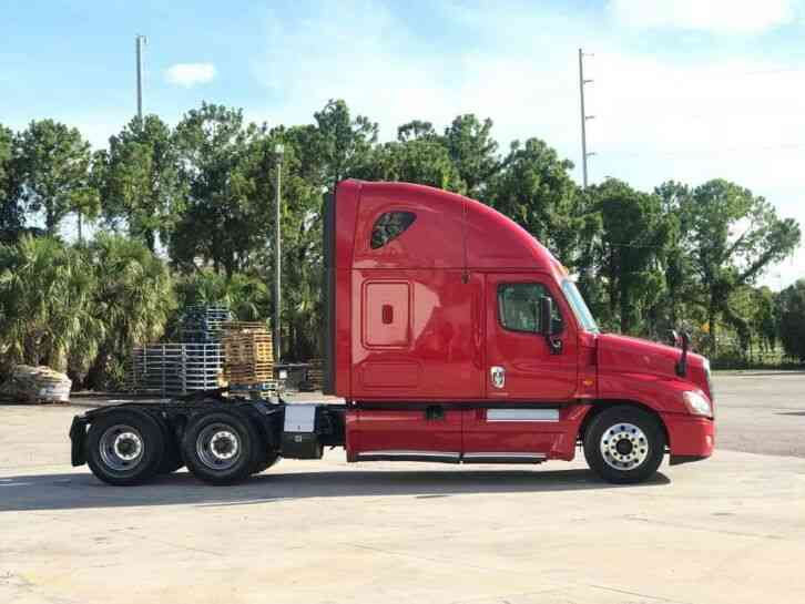 Freightliner Cascadia 125 Hi-Rise Condo Sleeper (2012)