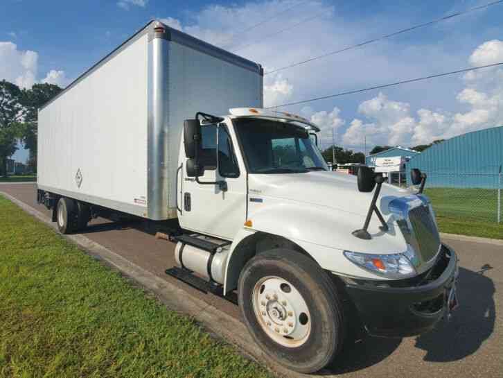 INTERNATIONAL 4300 BOX TRUCK (2012)