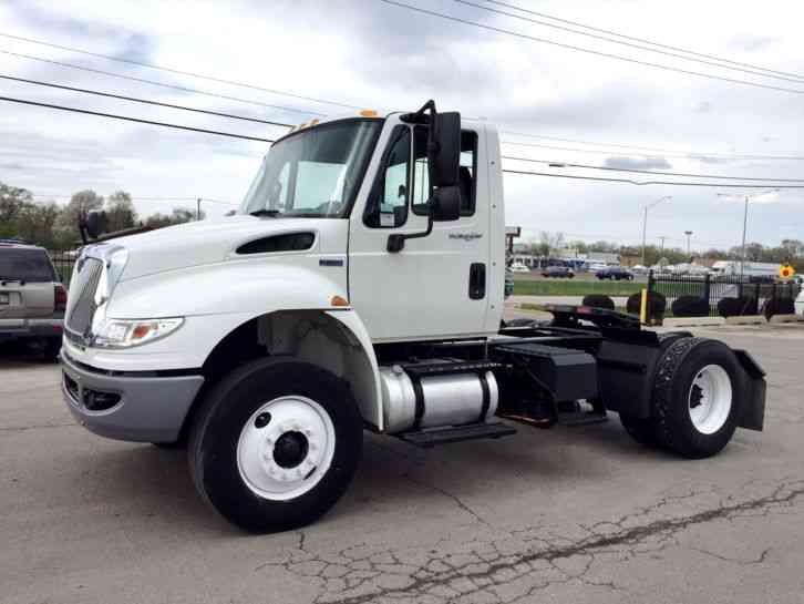 International 4400 SBA (2012)