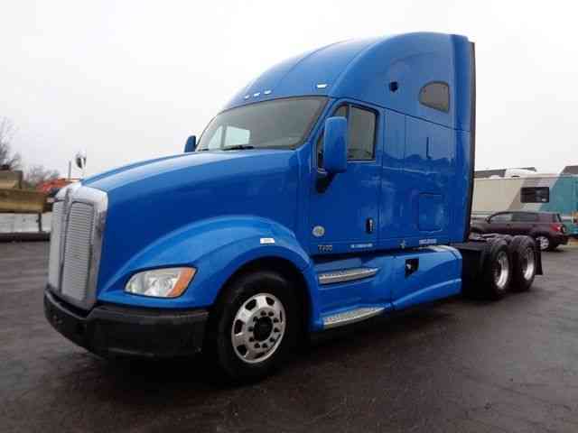 KENWORTH T700 (2012)