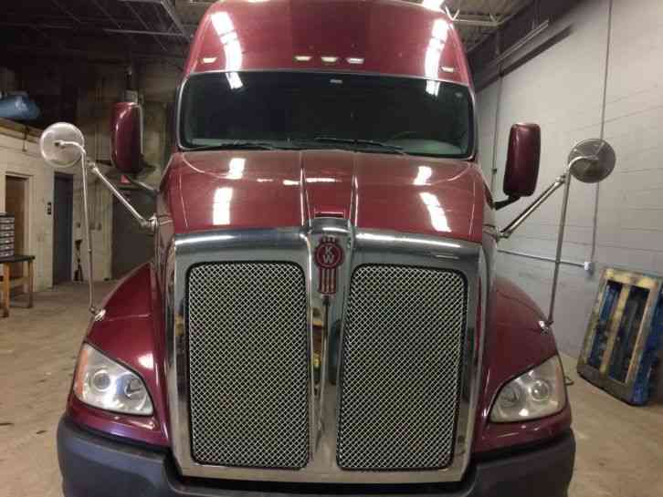 Kenworth T-700 (2012)