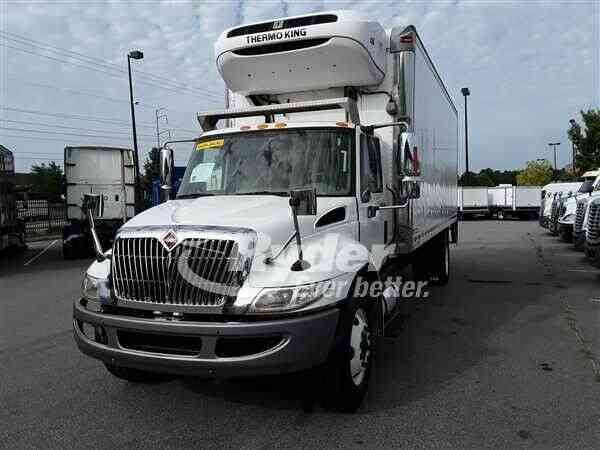 NAVISTAR INTERNATIONAL 4300 -- (2012)