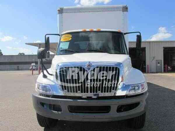 NAVISTAR INTERNATIONAL 4300 -- (2012)