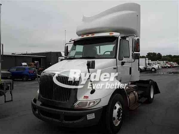 NAVISTAR INTERNATIONAL 8600 -- (2012)