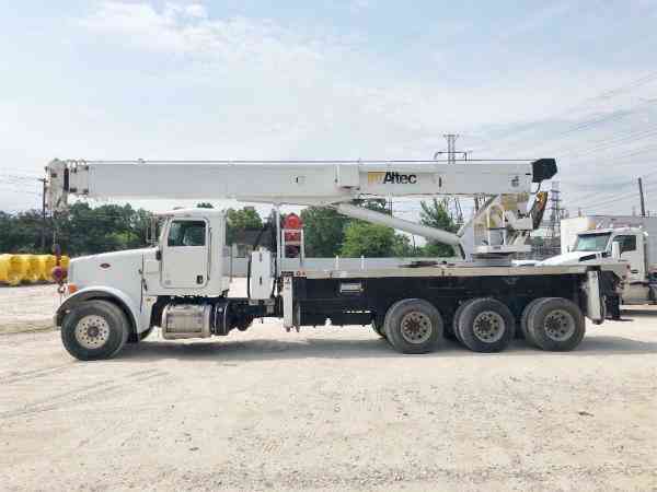 Peterbilt / Altec 365 /AC38-127S-EJ 38 ton crane truck (2012)