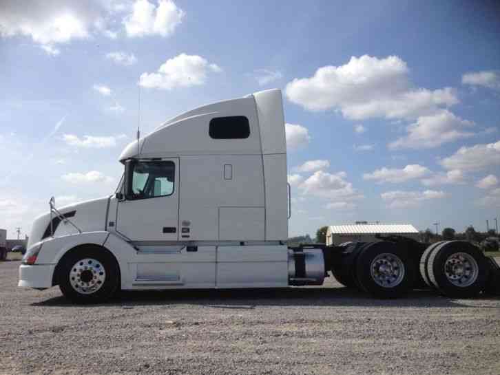 Volvo VNL 670 (2012)