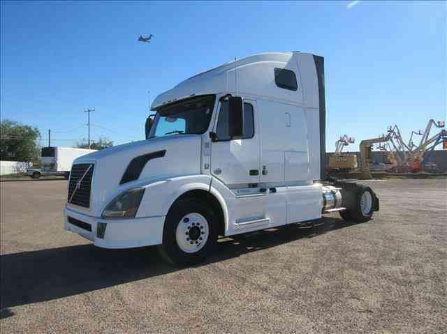 Volvo VNL42670 -- (2012)