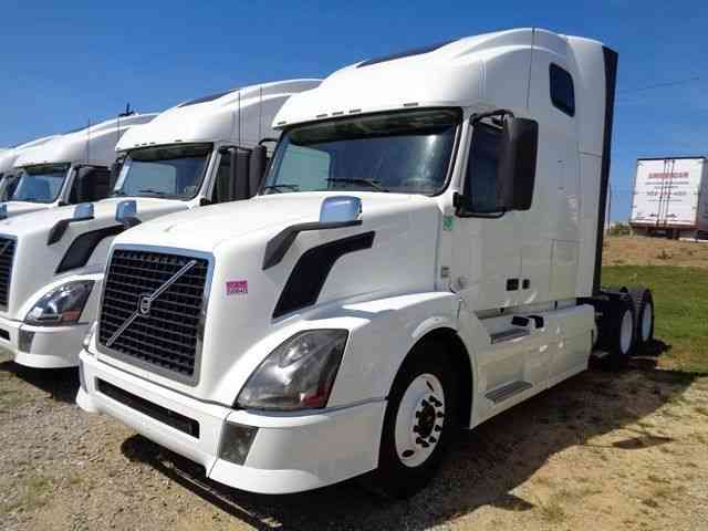 VOLVO VNL64T 670 (2012)