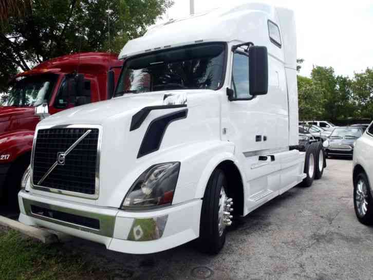 Volvo VNL64T 670 (2012)