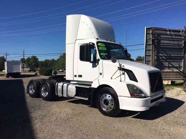 Volvo VNL64T300 (2012)