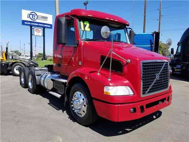 Volvo VNM64T200 -- (2012)